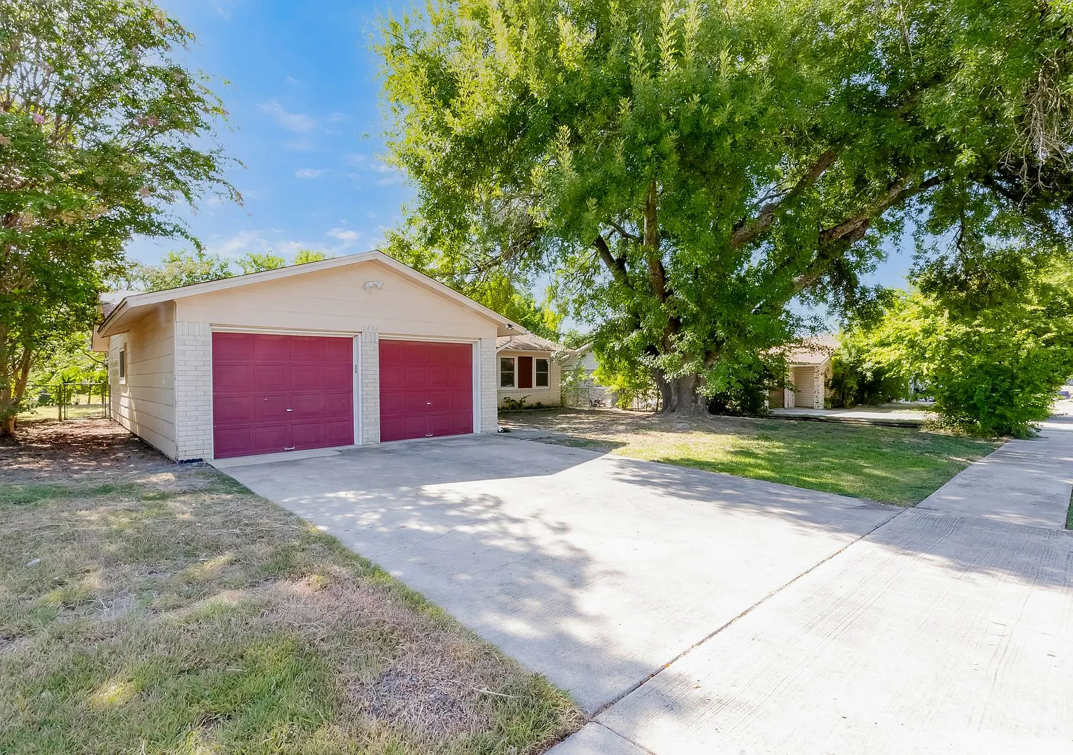 2404 Andover Drive — Photo 3
