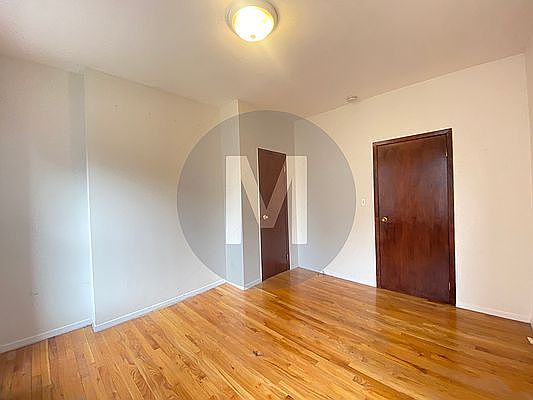 3rd image of 157 E 99th St APT 18