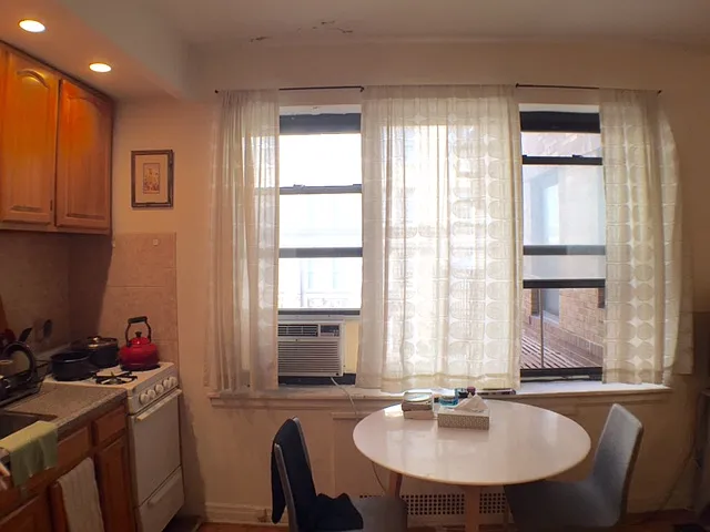 70 Clark St #4D — Photo 10