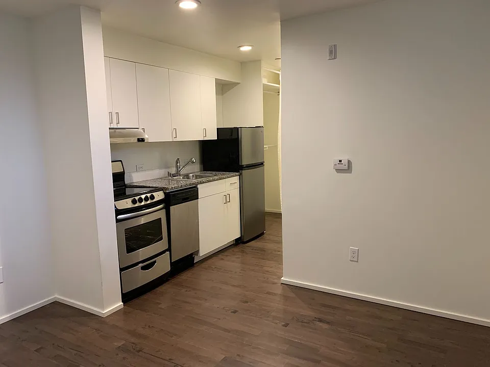1814 E Denny Way #101