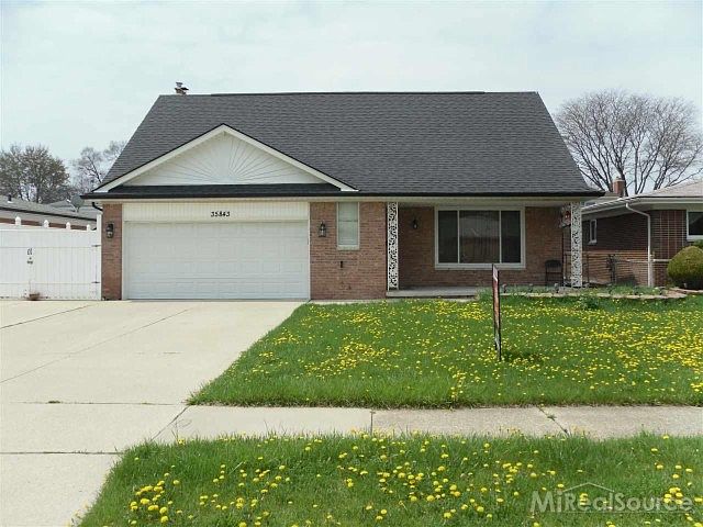 1st image of 35843 Bonneville Dr