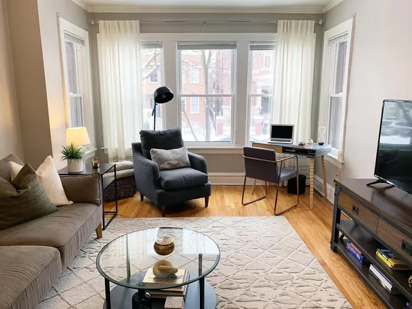 3540 N Bosworth Ave #1, Chicago, IL 60657