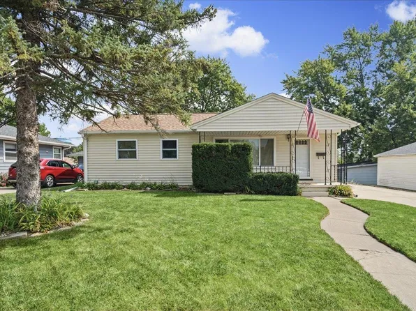 1137 Scott Ave, Waterloo, IA 50701