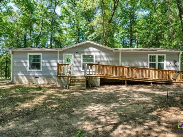44 Spring Lake Dr, Hawkinsville, GA 31036