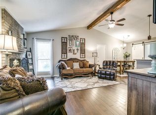 1041 S Riverside Dr, Grapevine, TX 76051