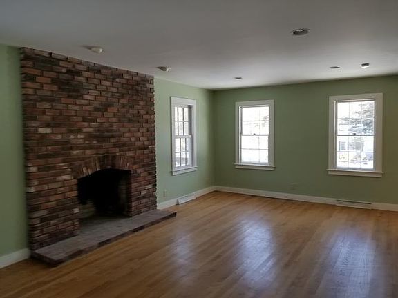 Family room Fire Place