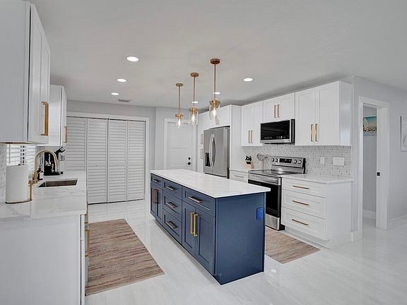 4th image of 521 Curlew Road