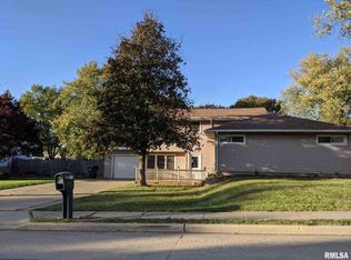 633 Groveland St, Creve Coeur, IL 61610