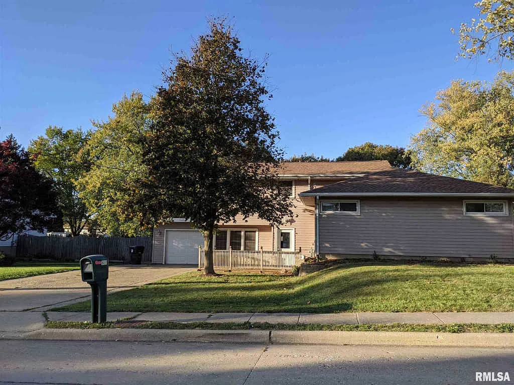 633 Groveland St photo 1