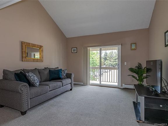 5th image of 25 Amato Dr APT D