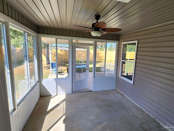 3rd image of 5566 Peach Dr