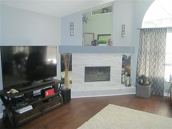 4th image of 989 Summer Lakes Dr