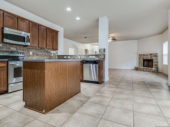 4th image of 225 Chisholm Dr