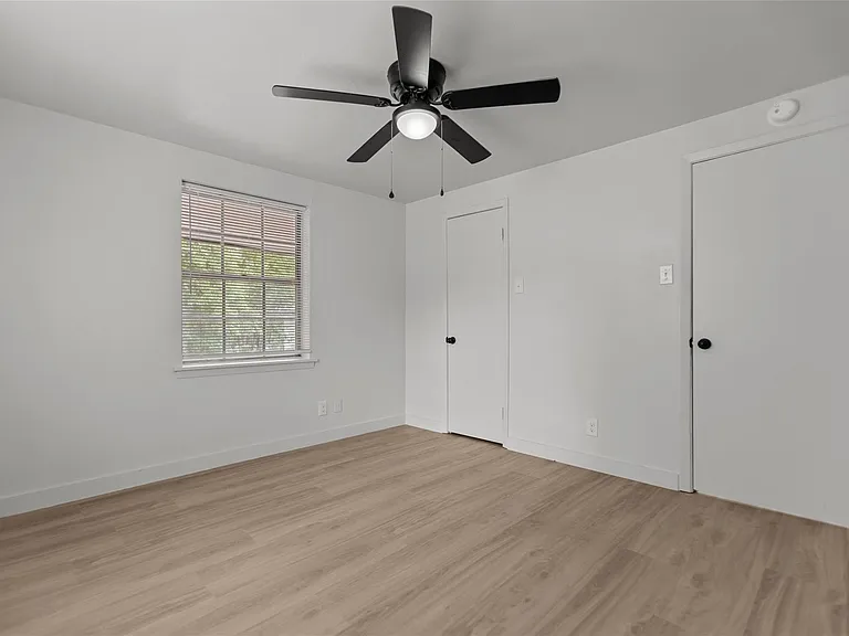 515 W Houston St #515 — Photo 13