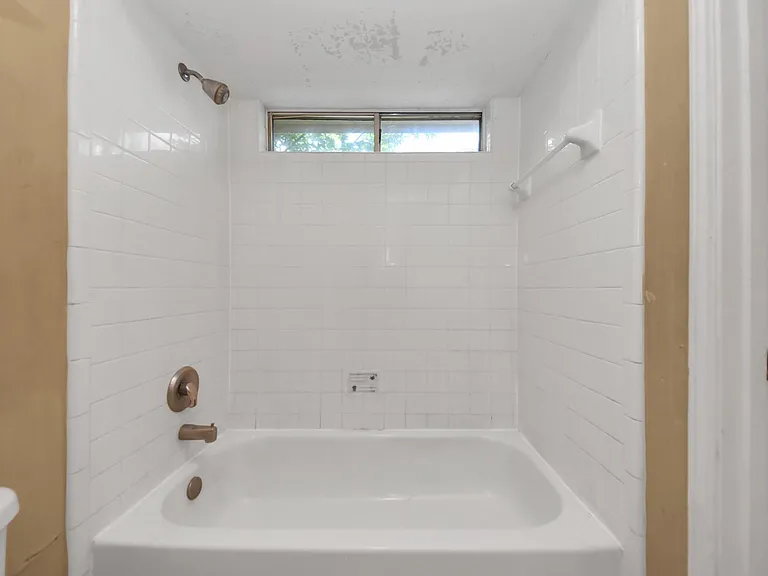 23003 Governorshire Dr — Photo 47