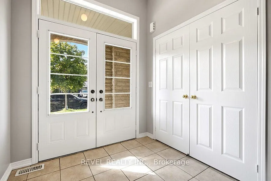 4 bed, $4,700 — Photo 4
