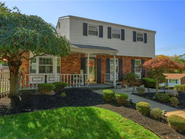 141 Golden Gate Dr, Verona, PA 15147