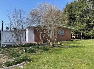 200 Rowland St, Narrows, VA 24124