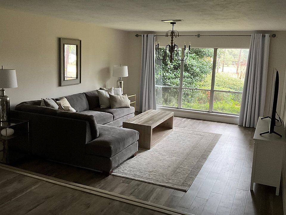 1st image of 215 NW Fairway Hills Gln Unit 12