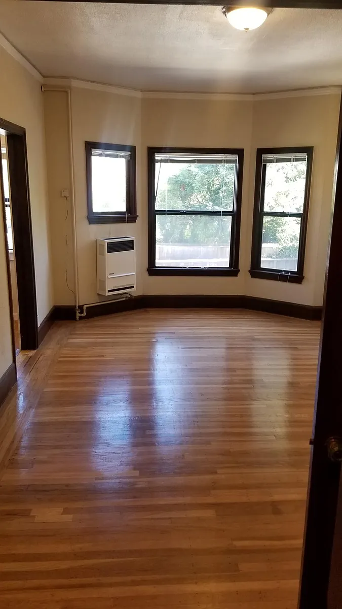Building Photo - 2339 Hilgard Ave #105