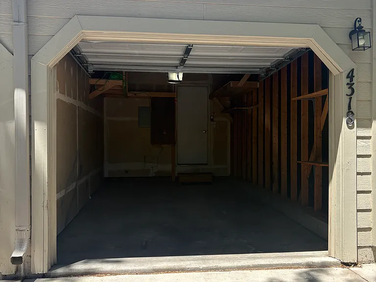 4318 Hunting Meadows Cir — Photo 3