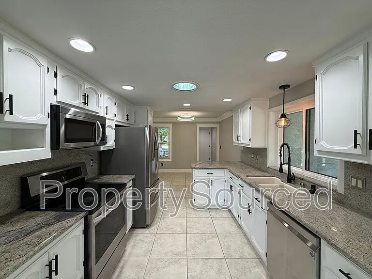 1351 Aksland Dr — Photo 12