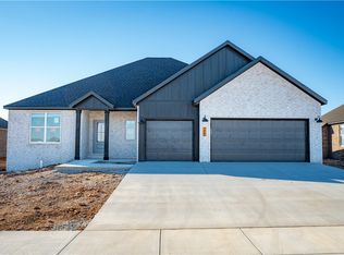 7865 Range Ave, Springdale, AR 72762