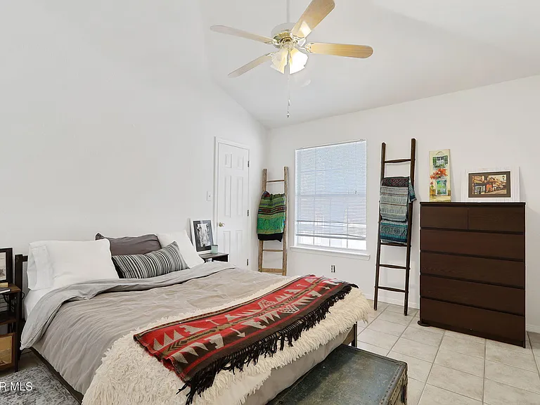 4348 Loma Hermosa Dr — Photo 32