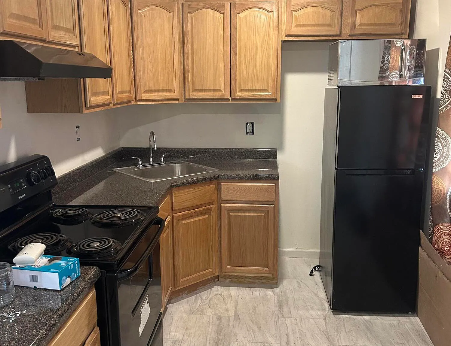 3 bed, 760 sqft, $2,400 — Photo 4