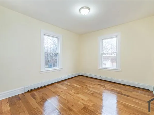 202 Weequahic Ave #3, Newark, NJ 07112