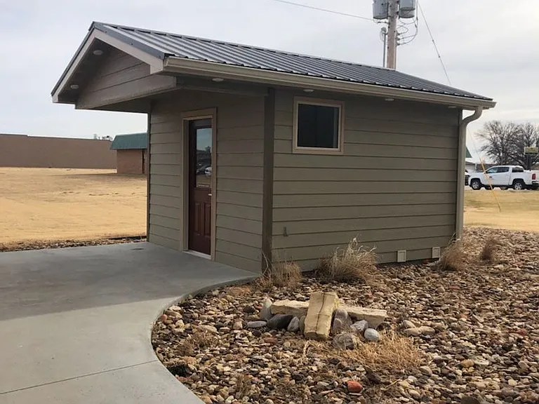 Cedarcrest — Photo 11
