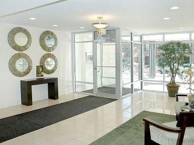 1st image of 2300 N Commonwealth Ave APT 3L