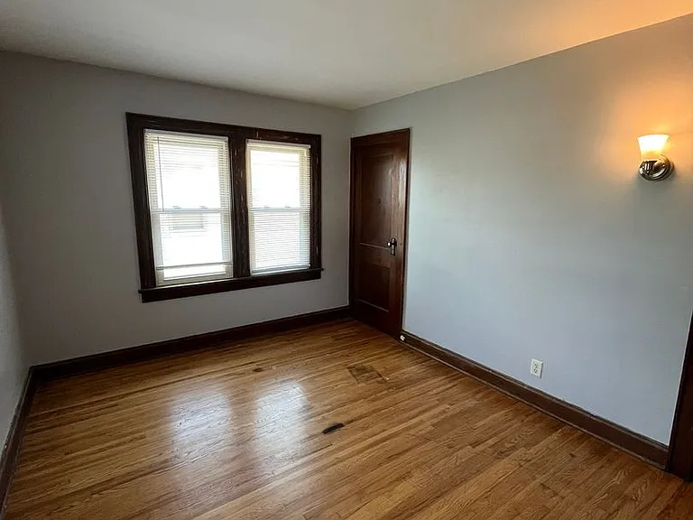452-454 S Huron Ave — Photo 9