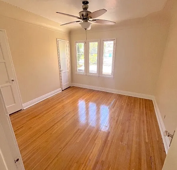 223 1/2 S Gale Dr — Photo 30
