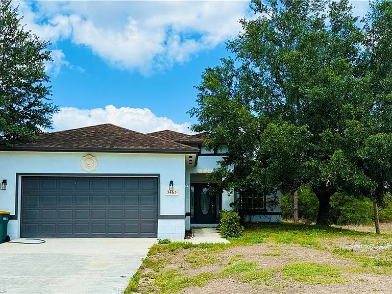 3465 Everglades Blvd N — Photo 2