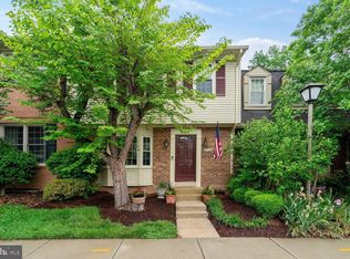 2736 Carter Farm Ct, Alexandria, VA 22306