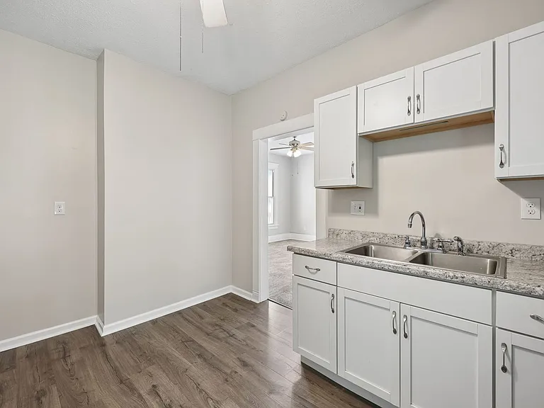 191 S Williams St — Photo 18