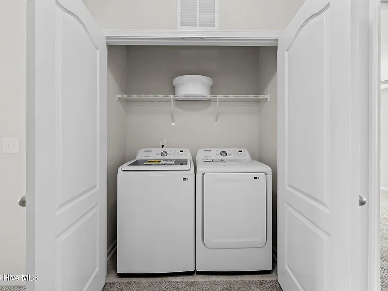 705 Conductor Ct — Photo 32