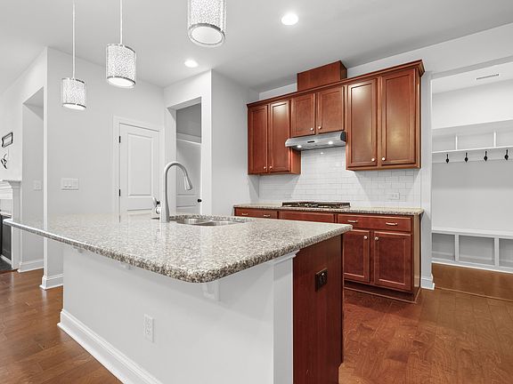 3rd image of 1109 Laurel Twist Rd