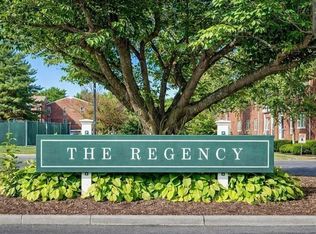 164 Regency Park Dr, Agawam, MA 01001