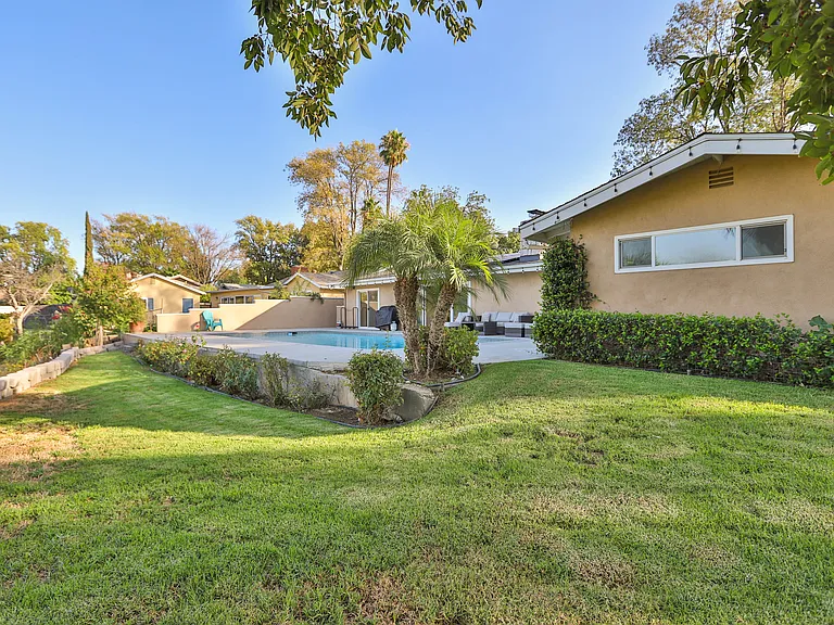 4835 Cliffside Dr — Photo 52