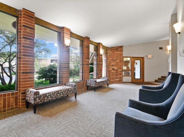 425 West Willow COURT #103, Fox Point, WI 53217