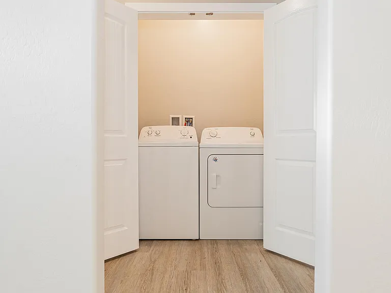 1681 S Dandelion St #1 — Photo 3