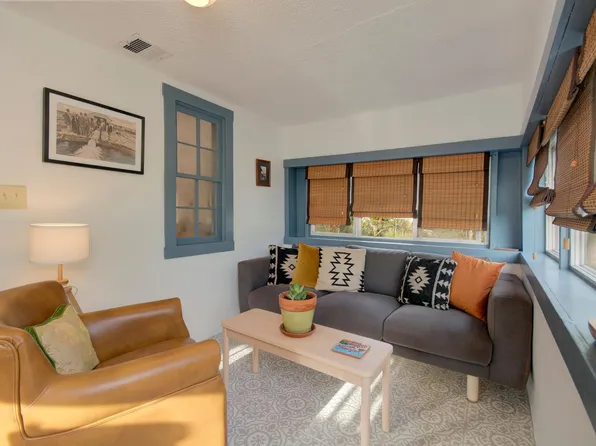 2289 Kelly Ave SW, Albuquerque, NM 87105