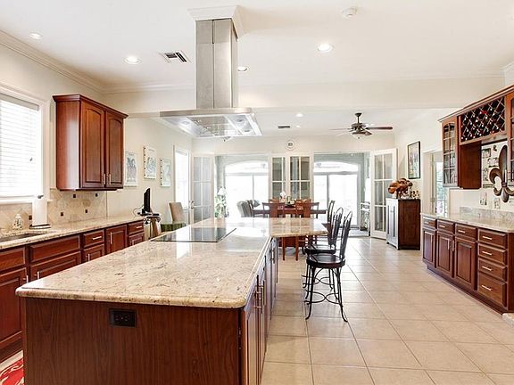 5th image of 3 Lakeway Ct
