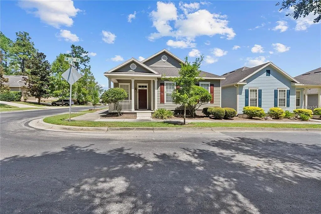 3 bed, 2.0 bath, 1455 sqft, $2,600 — Photo 4