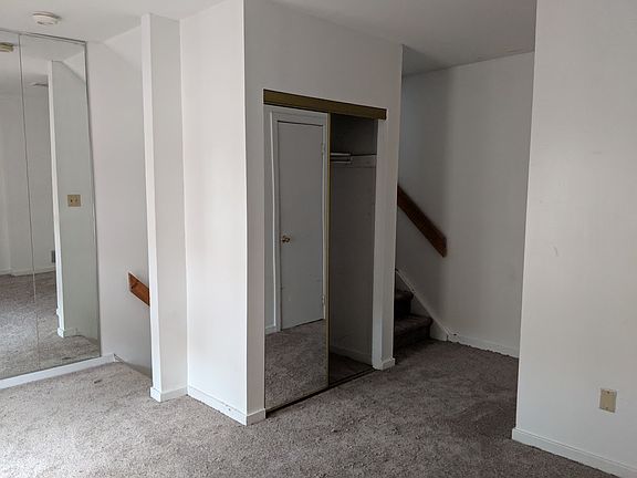 3rd image of 4700 Alden Ave #22