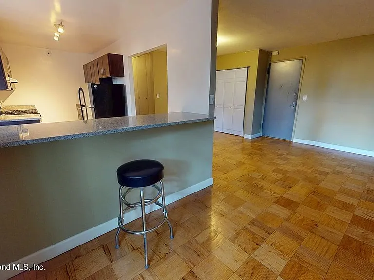 36 Hamilton Ave #1P — Photo 5
