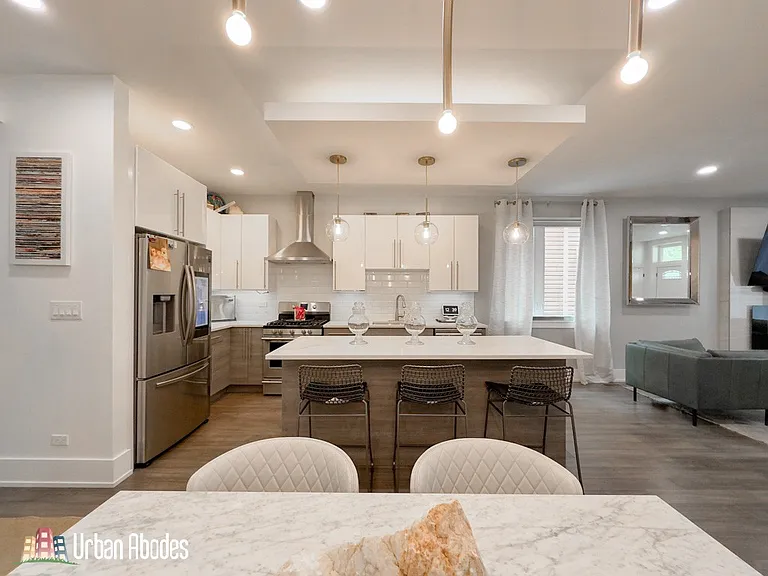 1812 N Sawyer Ave #1RAC — Photo 2