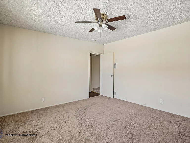 1830-34 El Segundo Blvd. — Photo 24